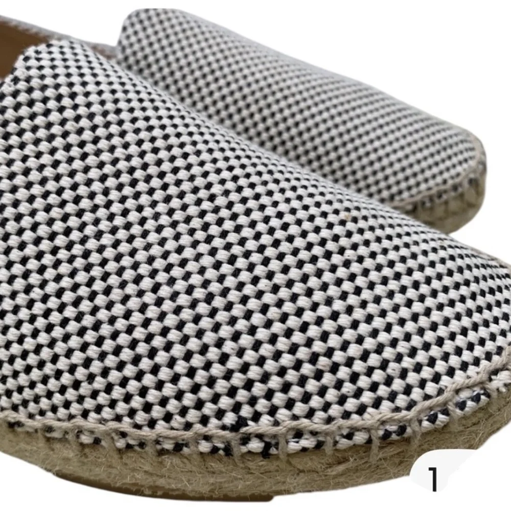 TALBOTS Izzy Ivory/Black Checkered Scalloped ESPADRILLES Size 8 M